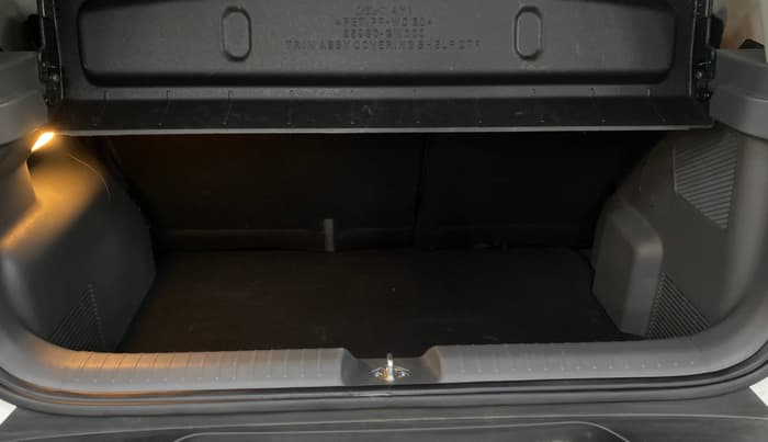 2025 KIA SYROS HTX Plus (O) 1.5 Diesel 6AT, Diesel, Automatic, 4,710 km, Boot Inside