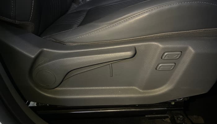 2025 KIA SYROS HTX Plus (O) 1.5 Diesel 6AT, Diesel, Automatic, 4,710 km, Driver Side Adjustment Panel