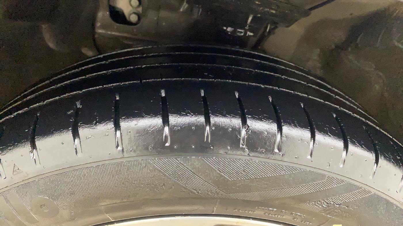 2016 Hyundai Elite i20 ASTA 1.2, CNG, Manual, 1,38,729 km, Left Front Tyre Tread