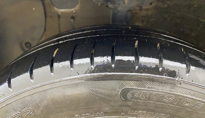 2014 Hyundai Grand i10 MAGNA 1.2 KAPPA VTVT, Petrol, Manual, 90,732 km, Left Front Tyre Tread