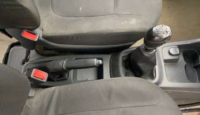 2016 Renault Kwid RXT 0.8, Petrol, Manual, 86,367 km, Gear Lever