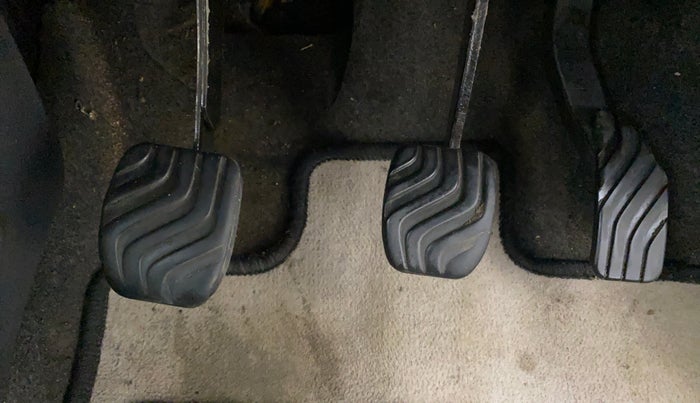 2016 Renault Kwid RXT 0.8, Petrol, Manual, 86,367 km, Pedals