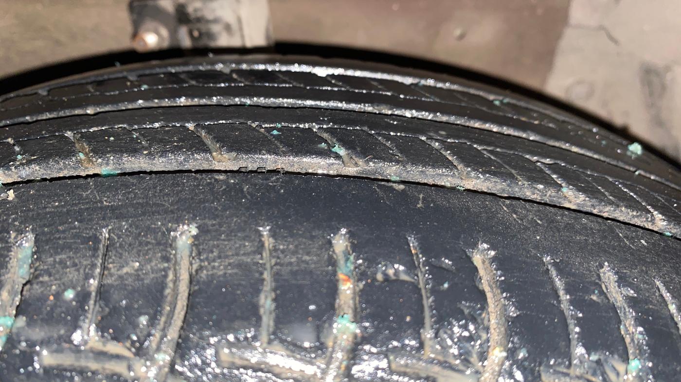 2015 Maruti Ciaz VDI SHVS, Diesel, Manual, 97,225 km, Right Front Tyre Tread