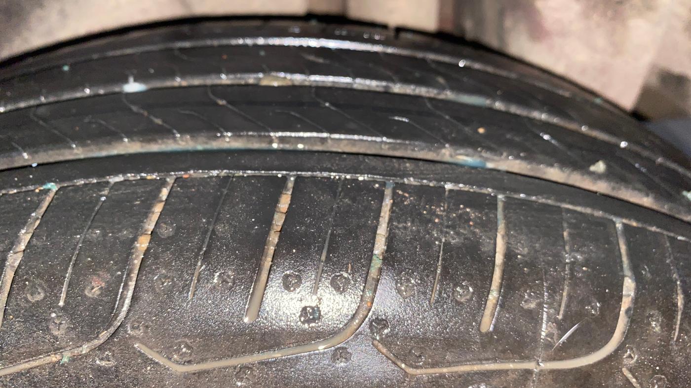 2015 Maruti Ciaz VDI SHVS, Diesel, Manual, 97,225 km, Left Rear Tyre Tread