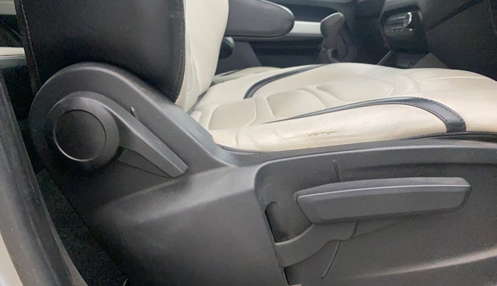 2023 Tata PUNCH ACCOMPLISHED DAZZLE SUNROOF CNG MT, CNG, Manual, 31,882 km, Driver Side Adjustment Panel