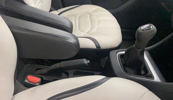 2023 Tata PUNCH ACCOMPLISHED DAZZLE SUNROOF CNG MT, CNG, Manual, 31,882 km, Gear Lever