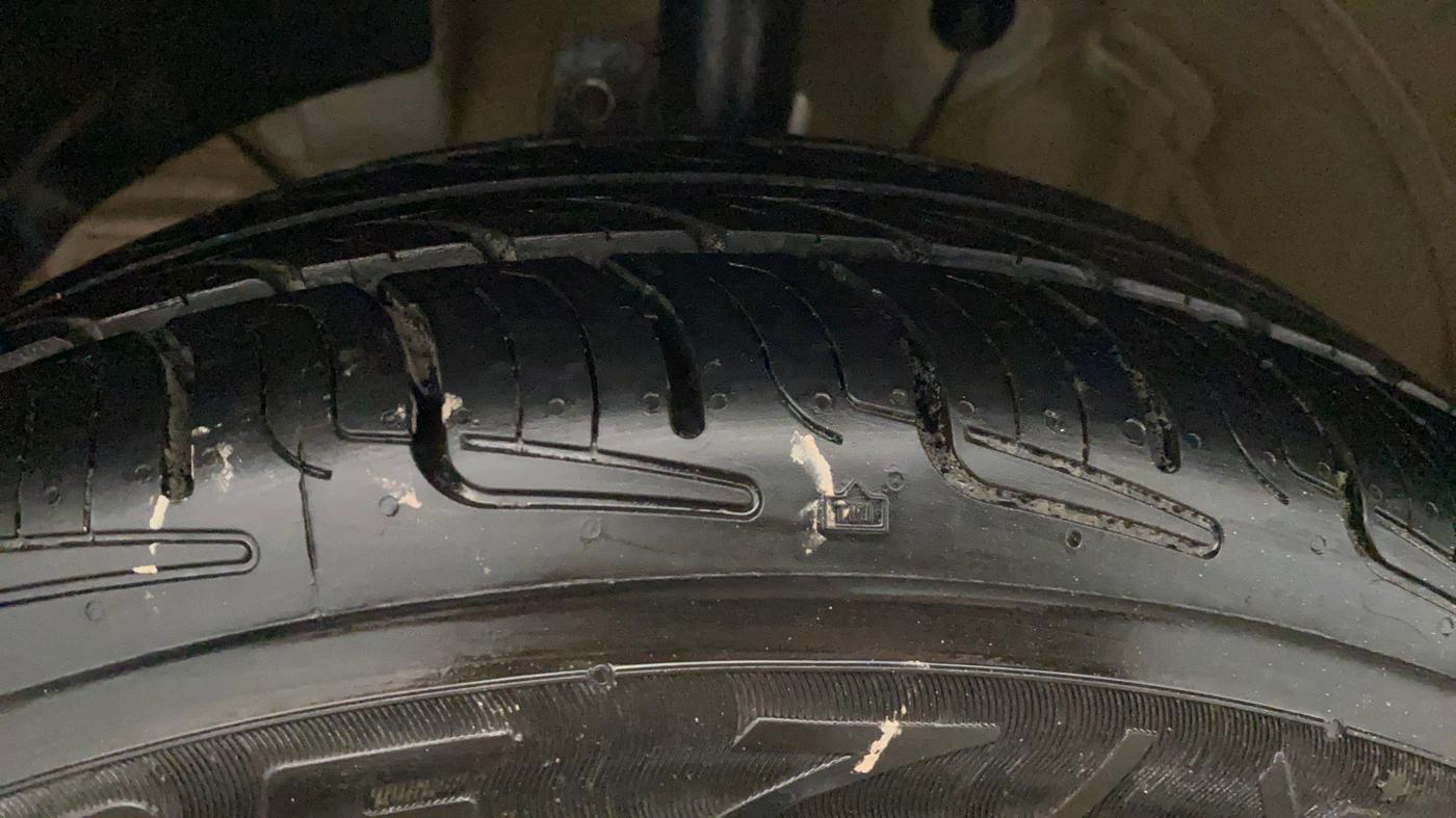 2020 Maruti Swift ZXI PLUS AMT, Petrol, Automatic, 1,48,494 km, Left Front Tyre Tread