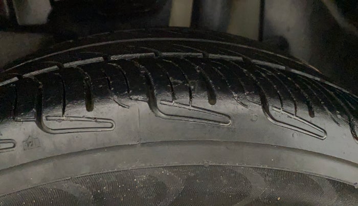 2020 Maruti Swift ZXI PLUS AMT, Petrol, Automatic, 1,48,494 km, Left Rear Tyre Tread