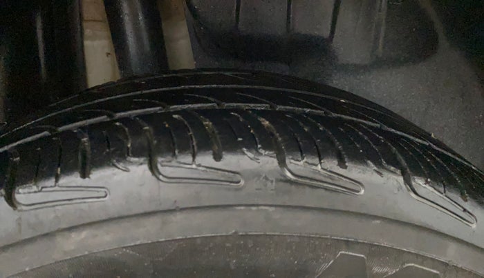 2020 Maruti Swift ZXI PLUS AMT, Petrol, Automatic, 1,48,494 km, Right Rear Tyre Tread