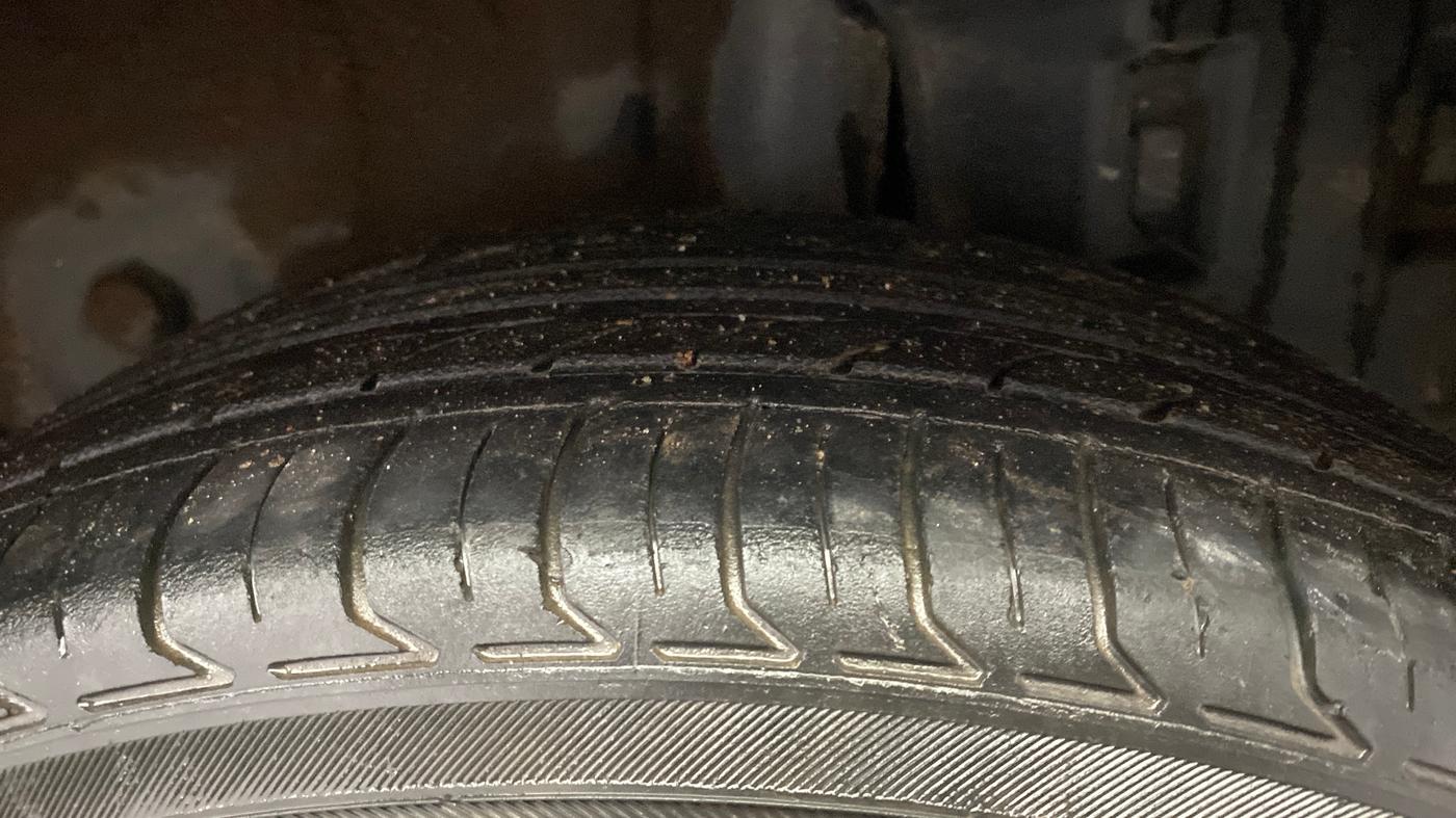 2014 Toyota Etios CROSS 1.2 G, Petrol, Manual, 68,300 km, Left Rear Tyre Tread