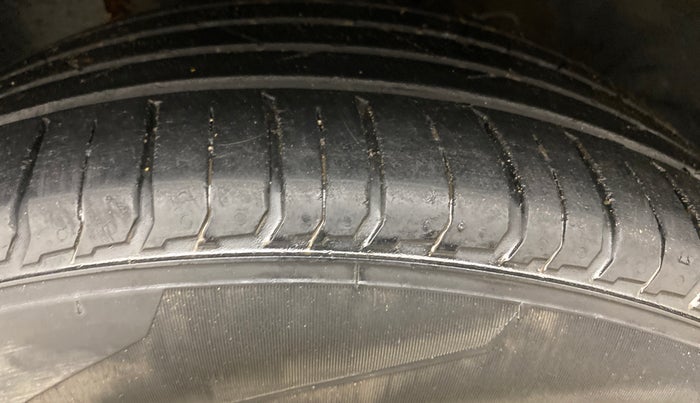 2022 Hyundai VENUE SX 1.0 TURBO IMT, Petrol, Manual, 36,243 km, Left Front Tyre Tread