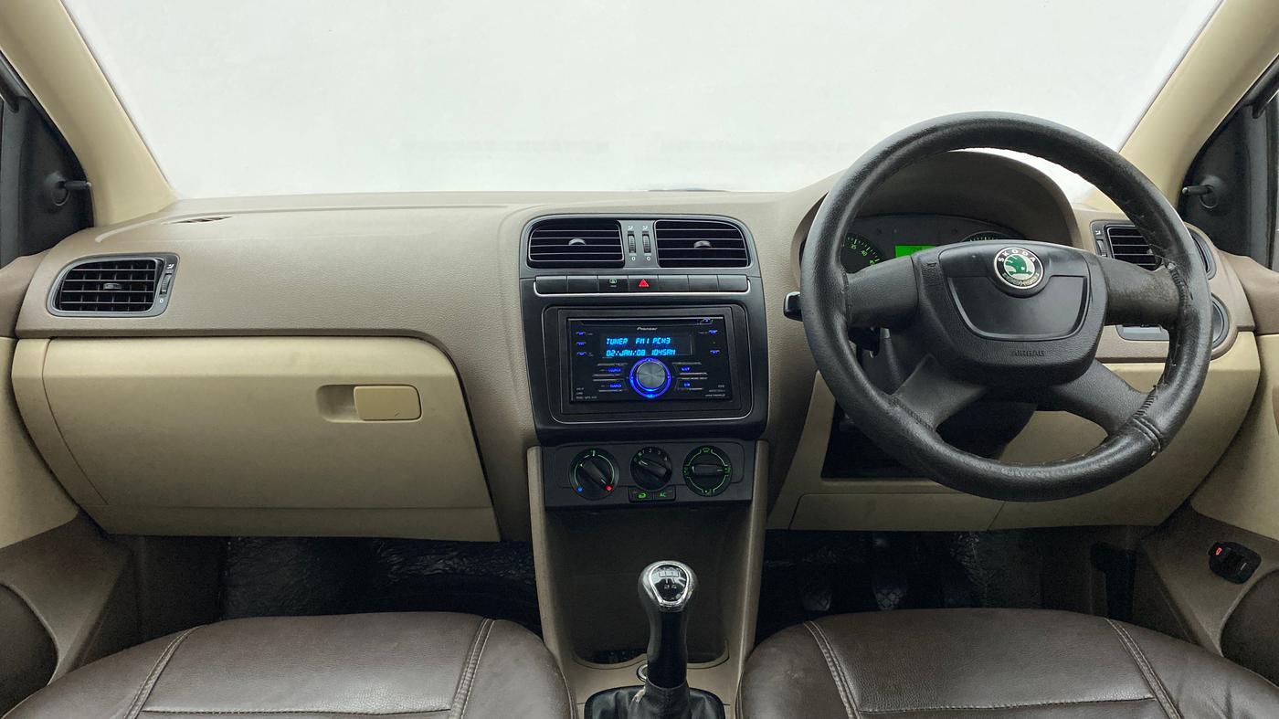 2012 Skoda Rapid 1.6 TDI MT AMBITION, Diesel, Manual, 51,366 km, Dashboard