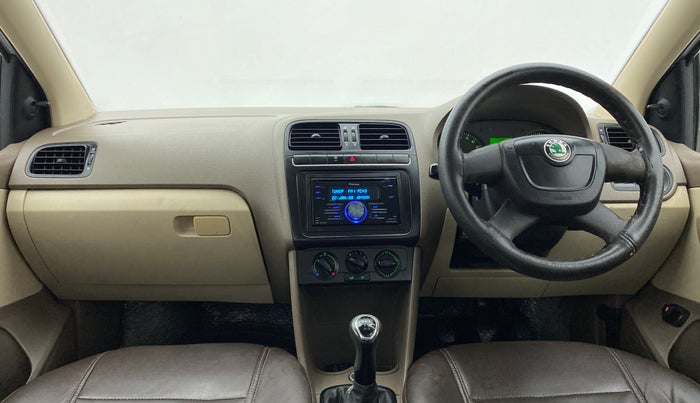 2012 Skoda Rapid 1.6 TDI MT AMBITION, Diesel, Manual, 51,366 km, Dashboard