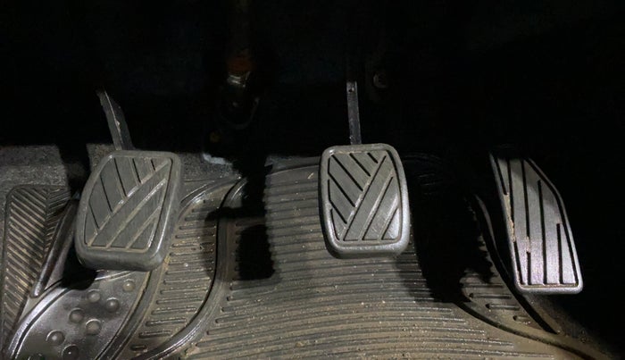 2017 Maruti Baleno DELTA PETROL 1.2, Petrol, Manual, 48,373 km, Pedals