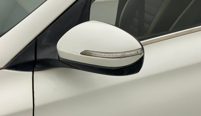 2015 Hyundai Elite i20 ASTA 1.2, CNG, Manual, 59,537 km, Left rear-view mirror - Indicator light not working