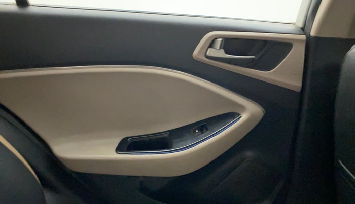 2015 Hyundai Elite i20 ASTA 1.2, CNG, Manual, 59,537 km, Left rear window switch / handle - Switch/handle not functional