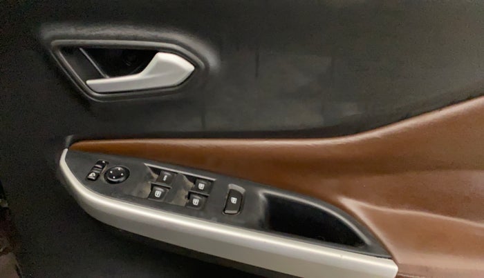 2021 Nissan MAGNITE XV TURBO CVT, Petrol, Automatic, 76,368 km, Driver Side Door Panels Control