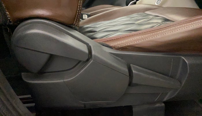 2021 Nissan MAGNITE XV TURBO CVT, Petrol, Automatic, 76,368 km, Driver Side Adjustment Panel