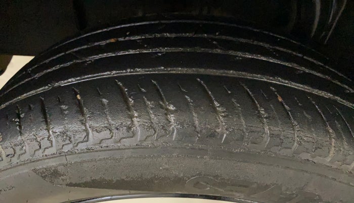 2021 Nissan MAGNITE XV TURBO CVT, Petrol, Automatic, 76,368 km, Right Rear Tyre Tread