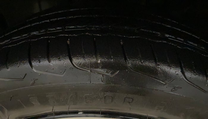 2021 Nissan MAGNITE XV TURBO CVT, Petrol, Automatic, 76,368 km, Left Front Tyre Tread