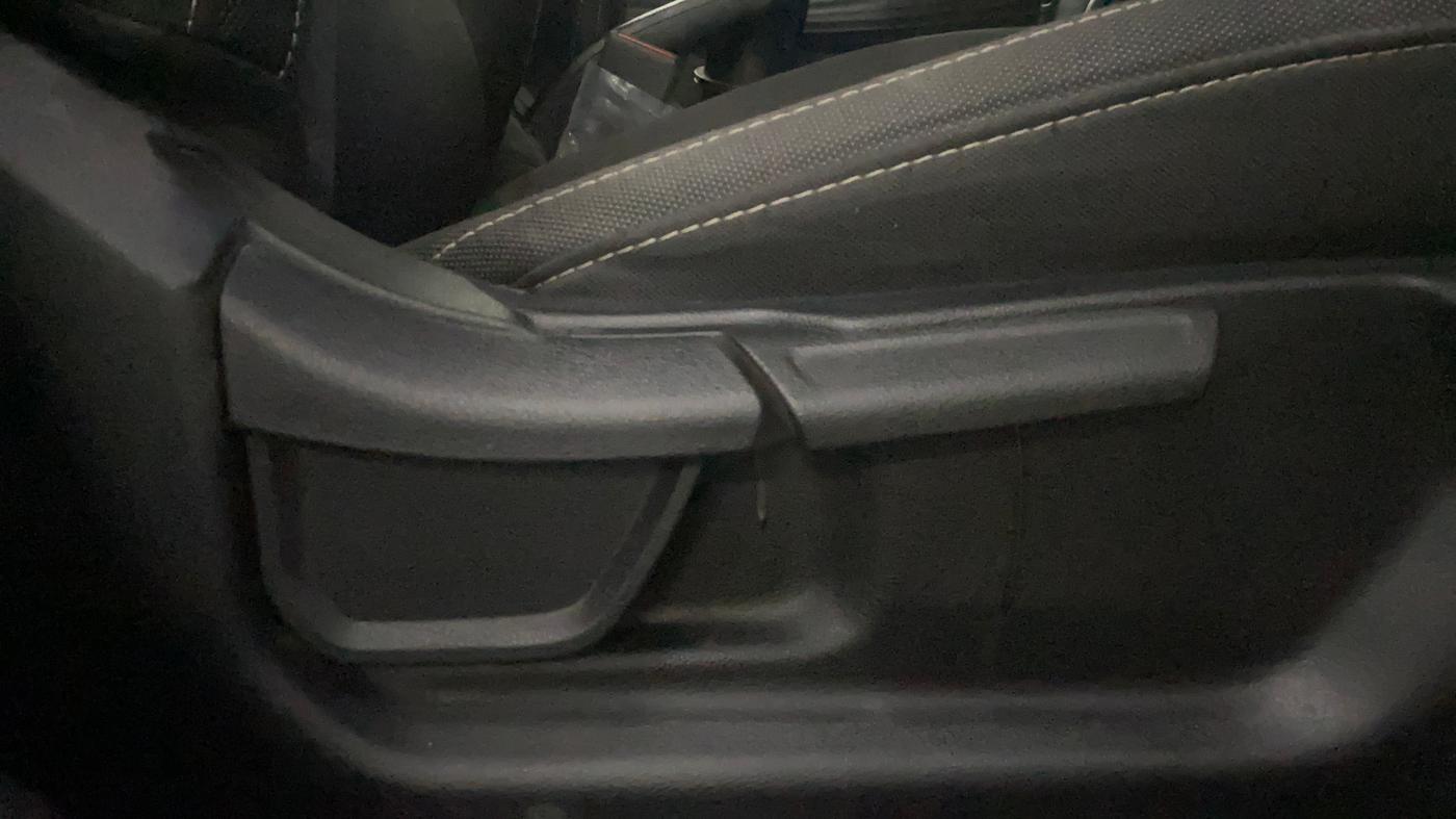 2022 Hyundai NEW I20 ASTA (O) 1.2 AT, Petrol, Automatic, 13,105 km, Driver Side Adjustment Panel