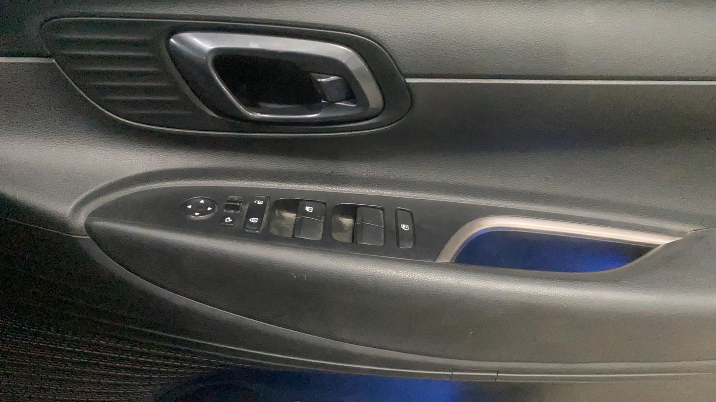 2022 Hyundai NEW I20 ASTA (O) 1.2 AT, Petrol, Automatic, 13,105 km, Driver Side Door Panels Control