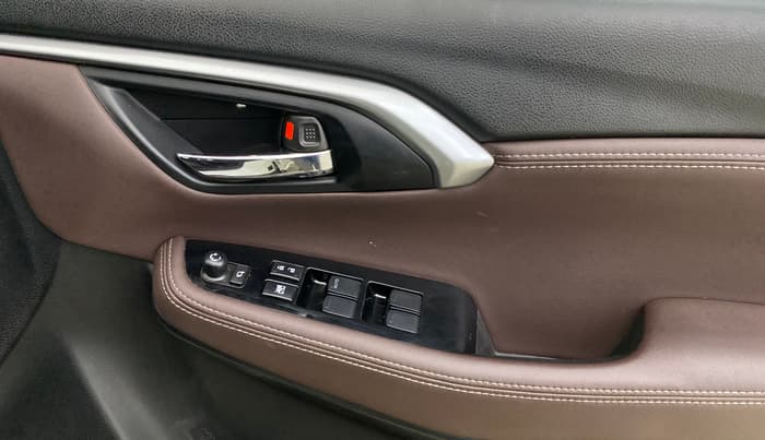2023 Maruti Grand Vitara ALPHA SMART HYBRID AT, Petrol, Automatic, 14,791 km, Driver Side Door Panels Control