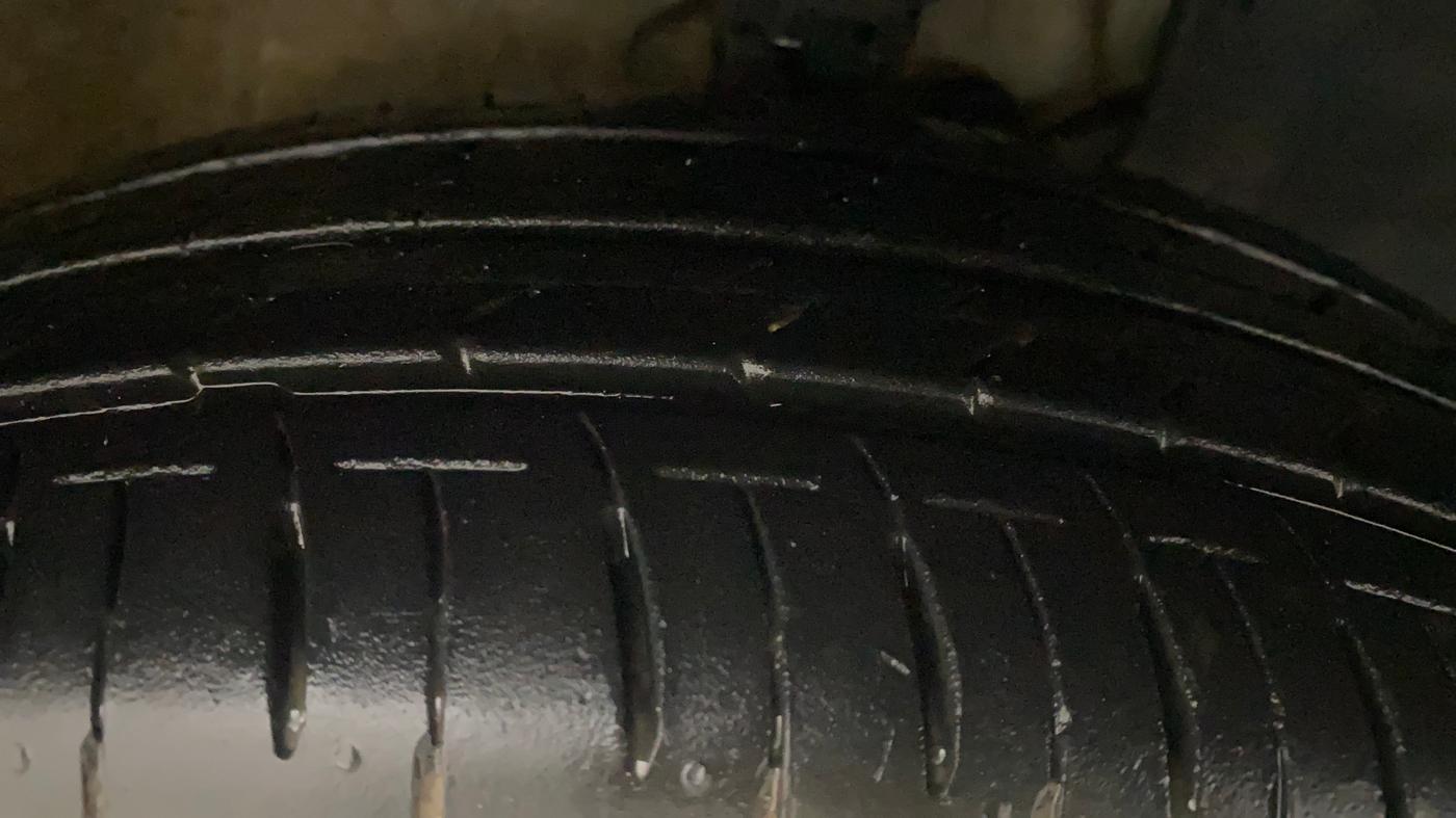 2023 Maruti IGNIS ALPHA 1.2 AMT, Petrol, Automatic, 15,209 km, Right Front Tyre Tread