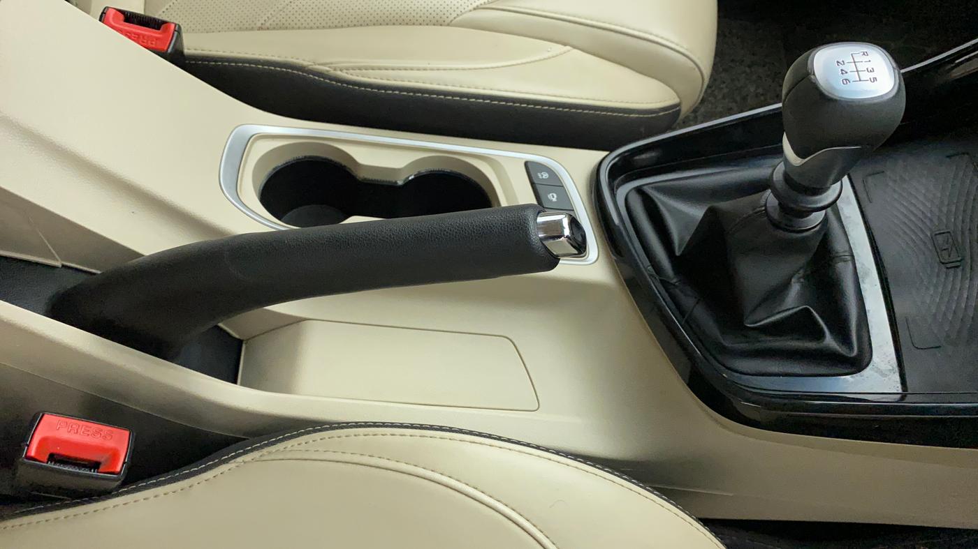 2022 MG HECTOR SHARP HYBRID 1.5 PETROL, Petrol, Manual, 79,007 km, Gear Lever