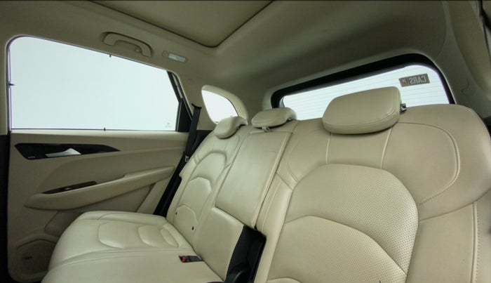 2022 MG HECTOR SHARP HYBRID 1.5 PETROL, Petrol, Manual, 79,007 km, Right Side Rear Door Cabin