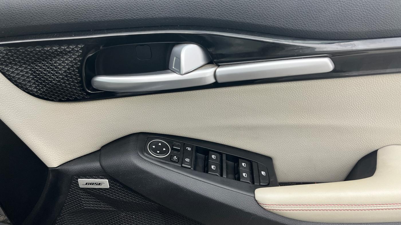 2020 KIA SELTOS GTX PLUS DCT 1.4 PETROL, Petrol, Automatic, 1,04,512 km, Driver Side Door Panels Control