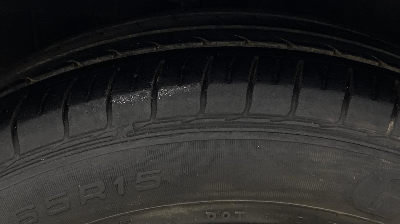 2016 Tata Zest XMS PETROL, Petrol, Manual, 89,877 km, Right Rear Tyre Tread