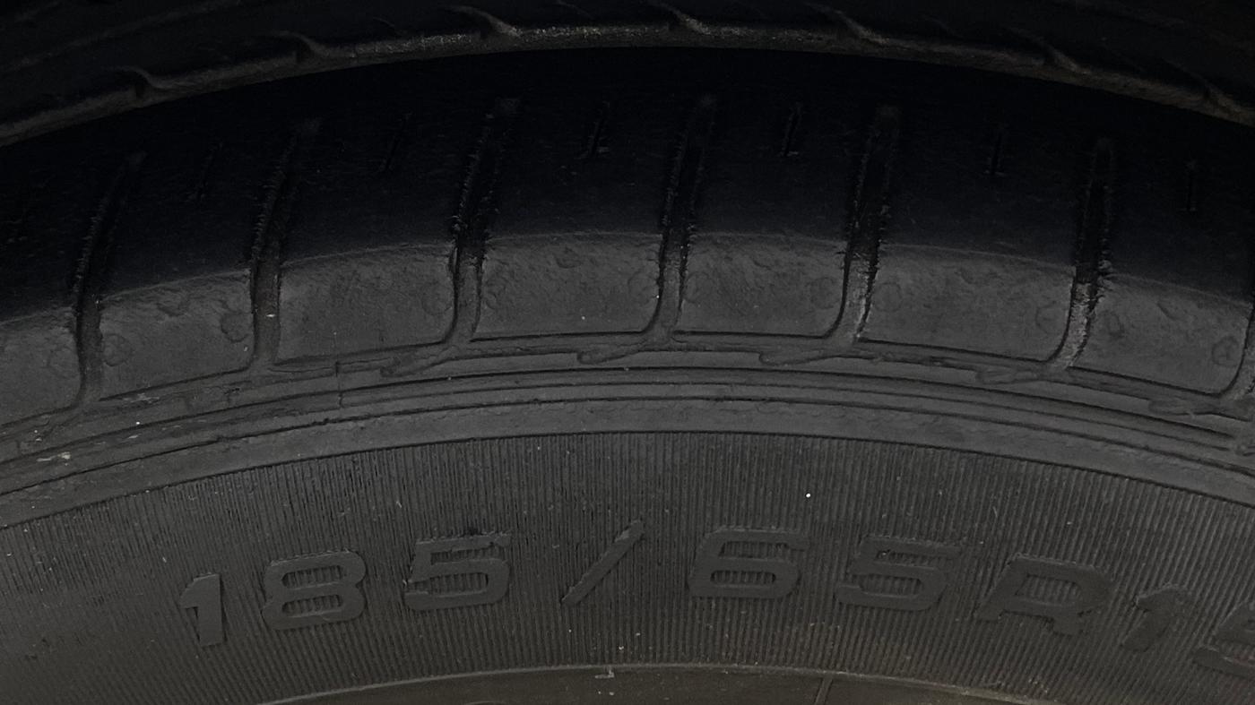 2016 Tata Zest XMS PETROL, Petrol, Manual, 89,877 km, Right Front Tyre Tread