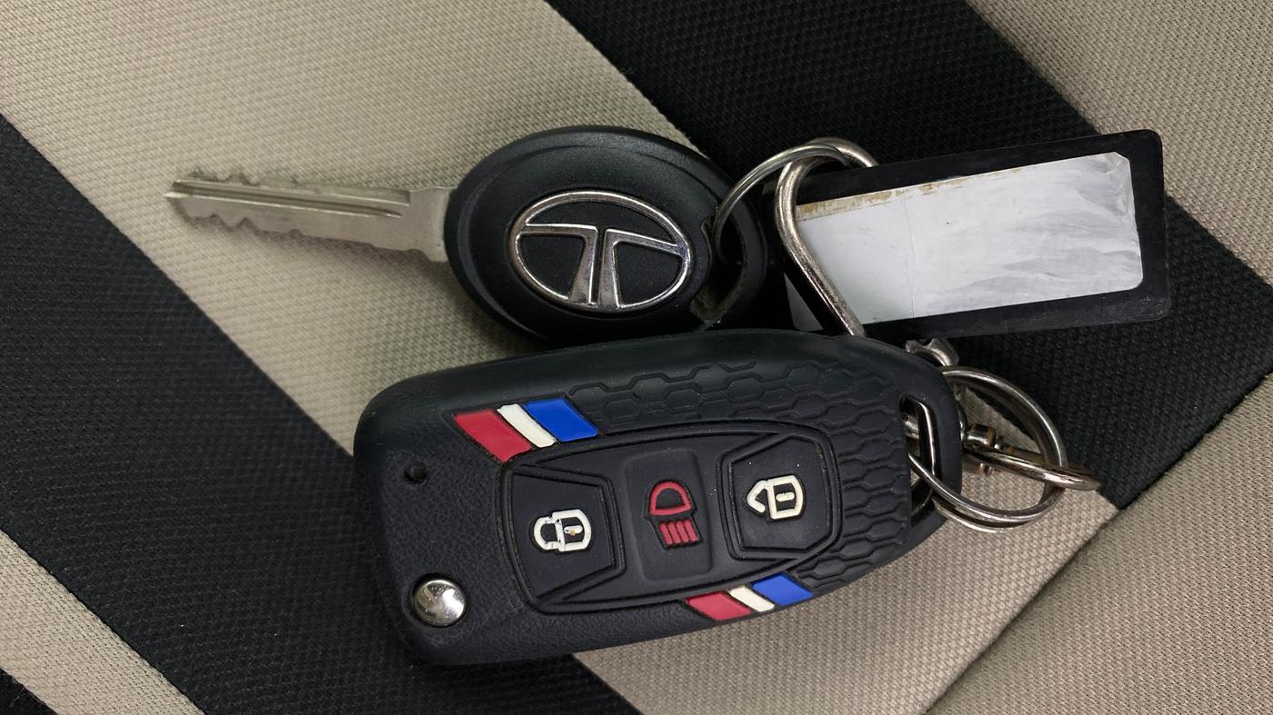 2016 Tata Zest XMS PETROL, Petrol, Manual, 89,877 km, Key Close Up