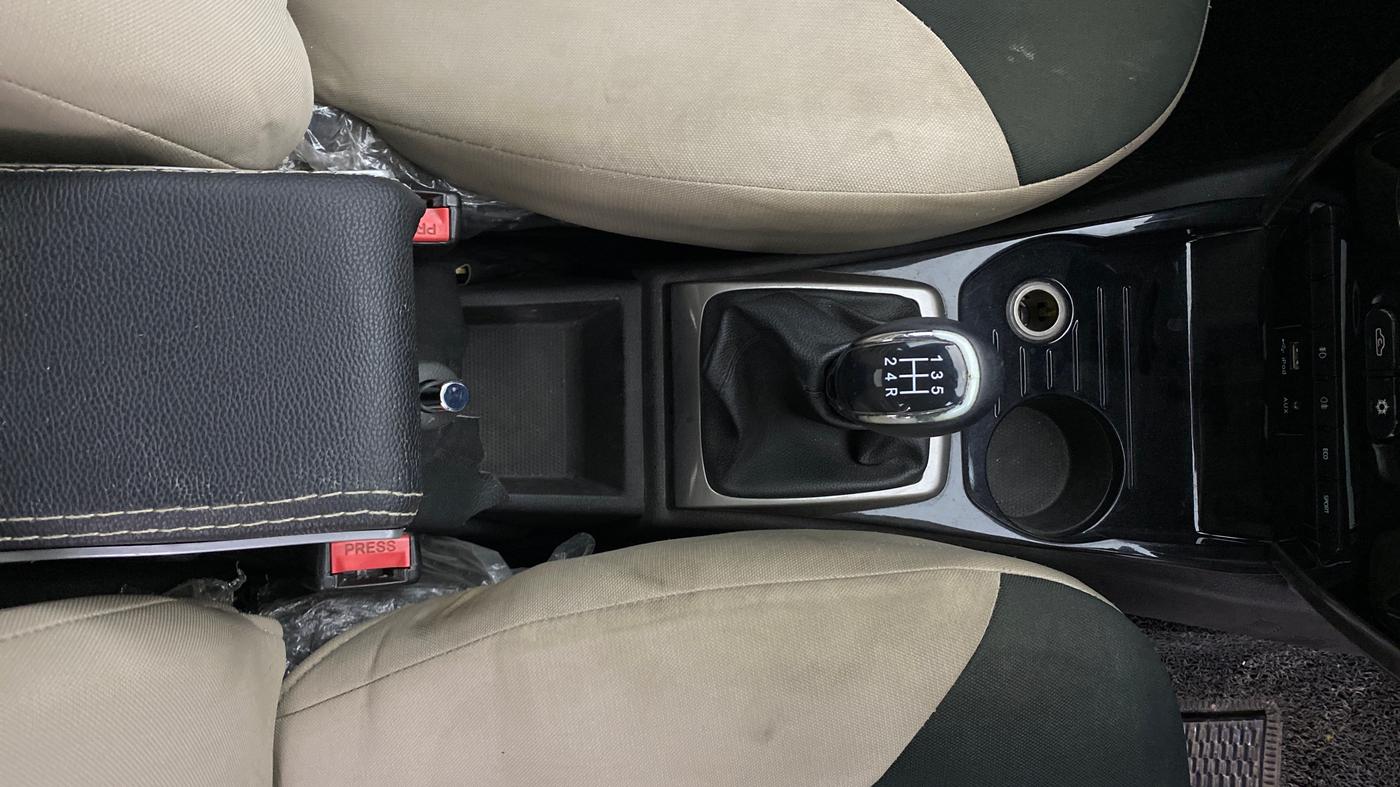 2016 Tata Zest XMS PETROL, Petrol, Manual, 89,877 km, Gear Lever