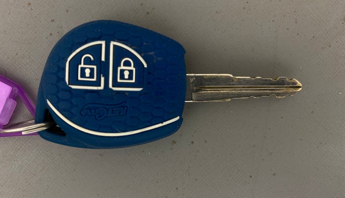 2013 Maruti SX4 ZXI, Petrol, Manual, 1,00,645 km, Key Close Up