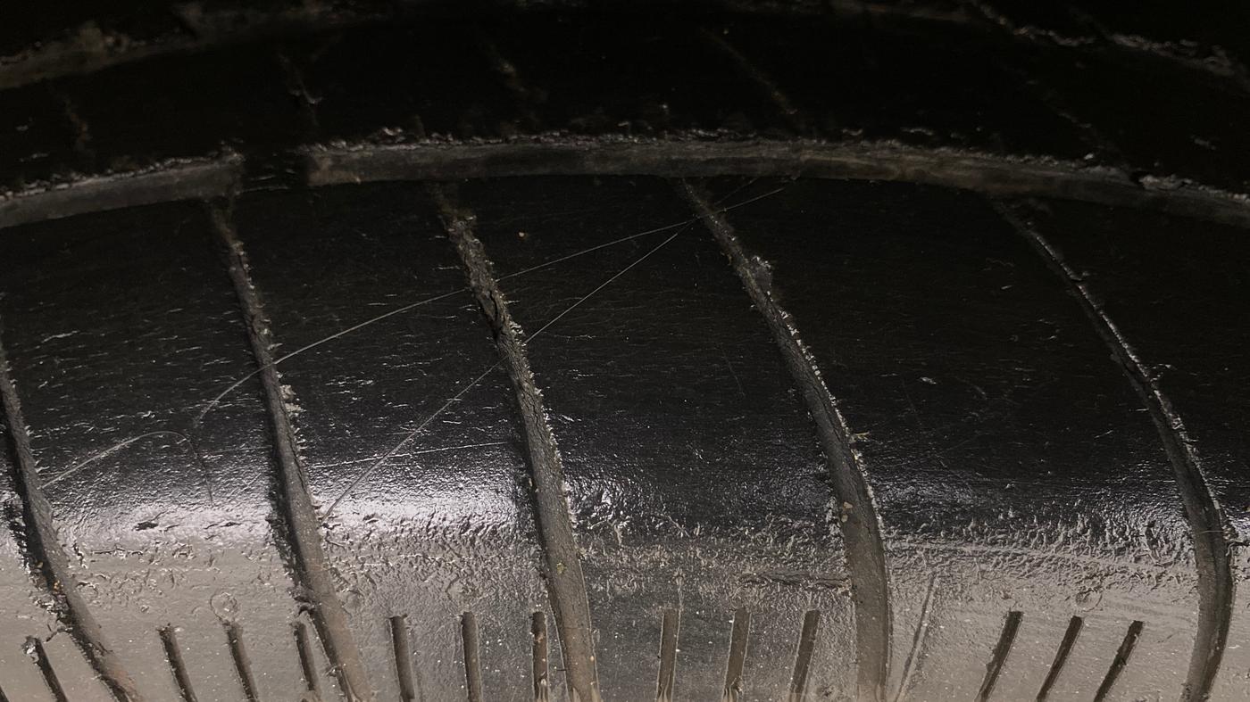 2013 Maruti SX4 ZXI, Petrol, Manual, 1,00,645 km, Left Front Tyre Tread