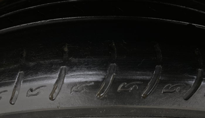 2013 Maruti SX4 ZXI, Petrol, Manual, 1,00,645 km, Right Rear Tyre Tread