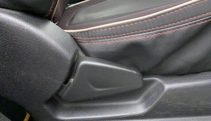 2019 Renault Kwid RXT 1.0 (O), Petrol, Manual, 50,524 km, Driver Side Adjustment Panel