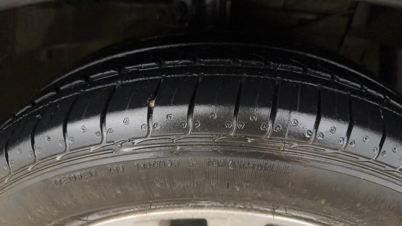 2024 Maruti Ciaz ZETA AT 1.5  SHVS PETROL, Petrol, Automatic, 33,558 km, Right Front Tyre Tread