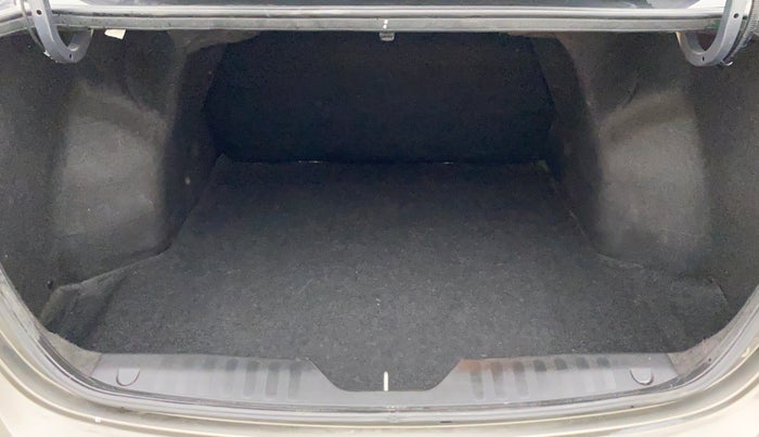 2018 Maruti Ciaz ALPHA  AT 1.5 SHVS PETROL, Petrol, Automatic, 80,362 km, Boot Inside