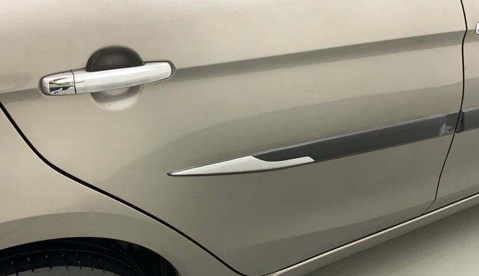 2018 Maruti Ciaz ALPHA  AT 1.5 SHVS PETROL, Petrol, Automatic, 80,362 km, Right rear door - Slightly dented