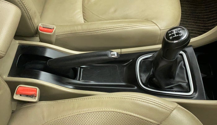 2018 Maruti Ciaz ALPHA  AT 1.5 SHVS PETROL, Petrol, Automatic, 80,362 km, Gear Lever