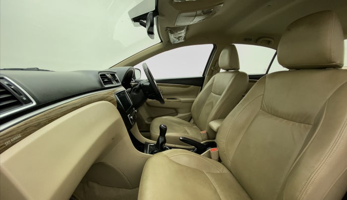 2018 Maruti Ciaz ALPHA  AT 1.5 SHVS PETROL, Petrol, Automatic, 80,362 km, Right Side Front Door Cabin