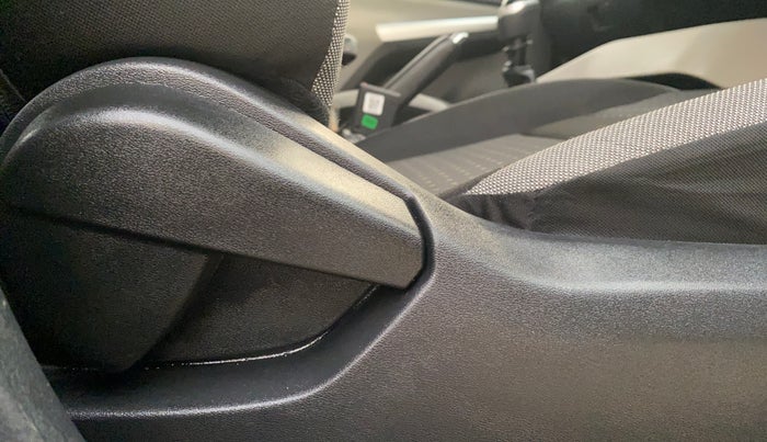2024 Nissan MAGNITE XL, Petrol, Manual, 7,840 km, Driver Side Adjustment Panel