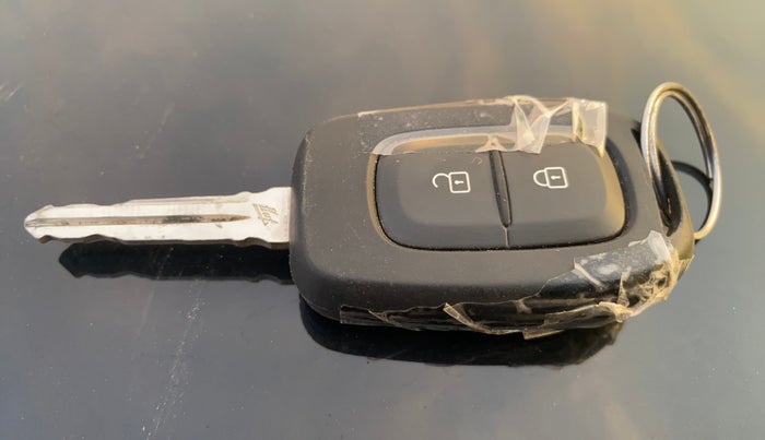 2024 Nissan MAGNITE XL, Petrol, Manual, 7,840 km, Key Close Up