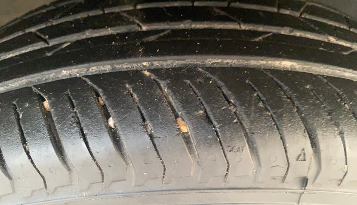 2024 Nissan MAGNITE XL, Petrol, Manual, 7,840 km, Right Front Tyre Tread