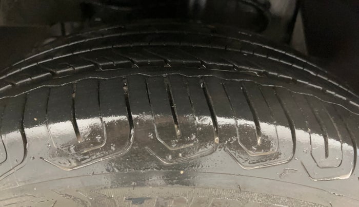 2023 Tata NEXON FEARLESS DUAL TONE 1.2 PETROL, Petrol, Manual, 5,562 km, Left Front Tyre Tread