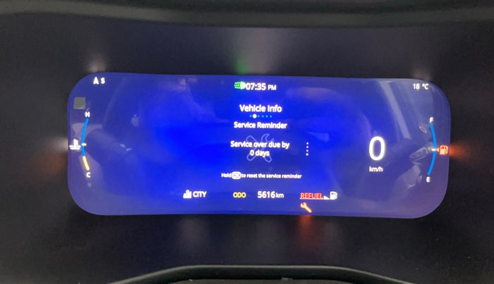 2023 Tata NEXON FEARLESS DUAL TONE 1.2 PETROL, Petrol, Manual, 5,562 km, Odometer Image