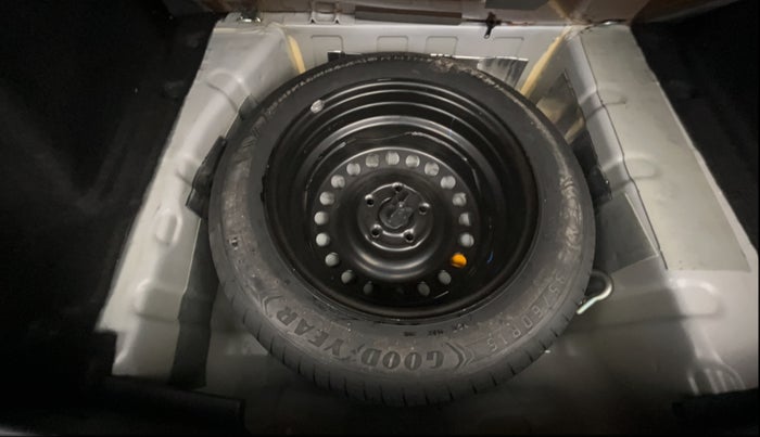 2023 Tata NEXON FEARLESS DUAL TONE 1.2 PETROL, Petrol, Manual, 5,562 km, Spare Tyre